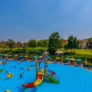 Курортный комплекс Belvedere Village Кастельнуово-дель-Гарда