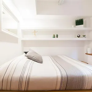 santa-maria-novella-6-sleeps-near-the-central-station.it-tuscanyhotel.com/