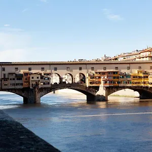 ponte-vecchio-luxury-penthouse.it-tuscanyhotel.com/